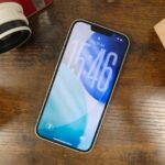 How to make the Lock Screen clock bigger in iOS 26